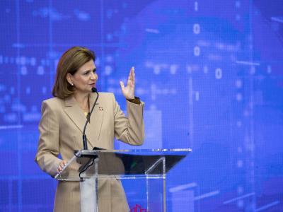 Raquel Peña representa RD en Simposio del Consejo de las Américas