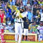 Fiesta de Grand Slams: Águilas Cibaeñas vencen a los Leones del Escogido 13-8 en un electrizante duelo ofensivo