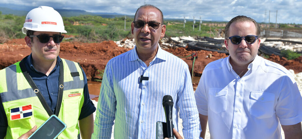 Deligne Ascención destaca avances de la carretera Cabo Rojo-La Cueva, en la provincia Pedernales