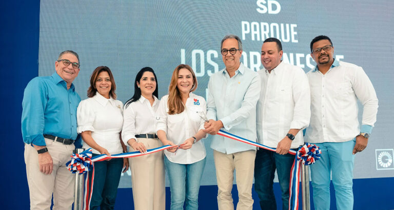 Banco Popular y ADN inauguran parque Jardines Los Cerezos