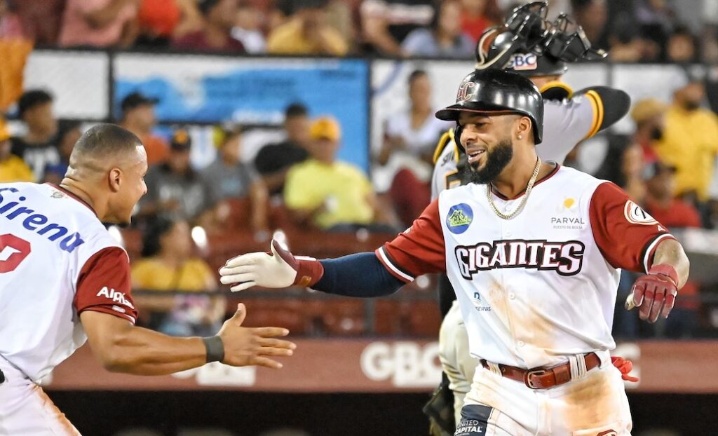 Leury García conduce a Gigantes apretada victoria 2-1 sobre las águilas Cibaeñas