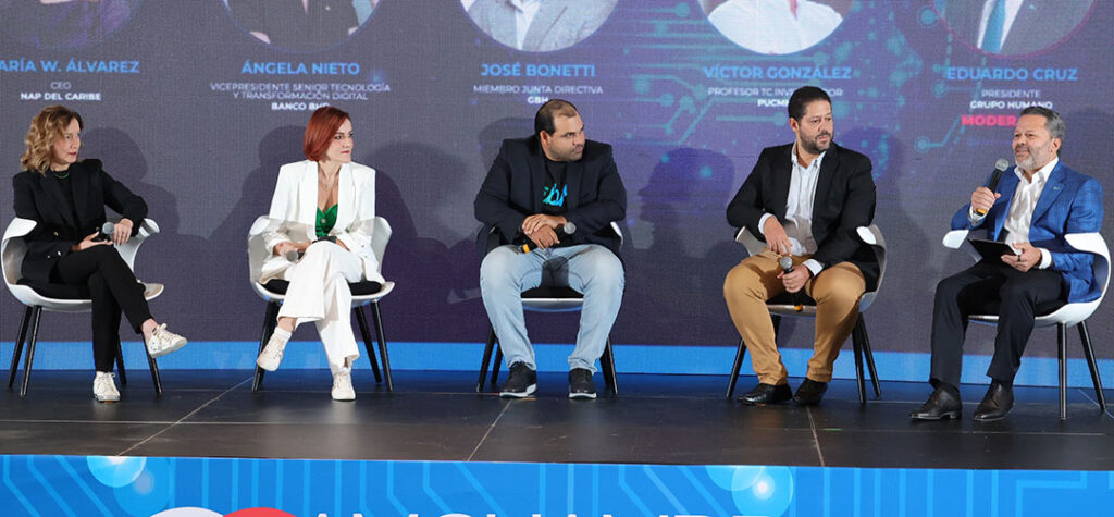 Expertos discuten el impacto de la Inteligencia Artificial en la empresa del futuro en foro de AMCHAMDR