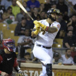 Las Águilas remontan y vencen a los Leones en el Estadio Cibao