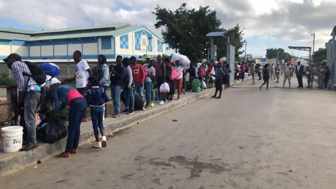 Migración suspenderá repatriaciones de haitianos a final de año por tregua navideña