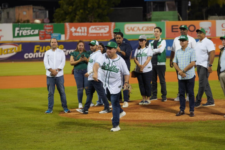 Estrellas derrotan al Licey y ponen un pie en la clasificación