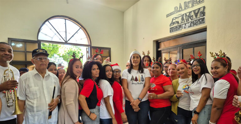 Personal Ayuntamiento SFM celebra llegada Navidad 2024 con un aguinaldo