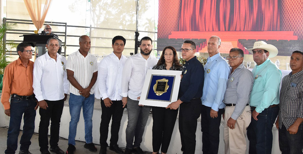 Juramentan nueva directiva de la Asociación de Ganaderos de la Provincia Duarte en su 50 aniversario;  rinden homenaje póstumo a Miguel Bienvenido Guzmán