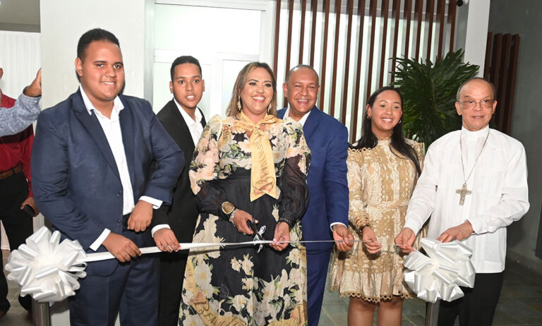 Dra. Rosanna Mercado inaugura su Centro Odontológico Integral: Un sueño hecho realidad