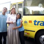 Los autobuses para transportar gratis a estudiantes