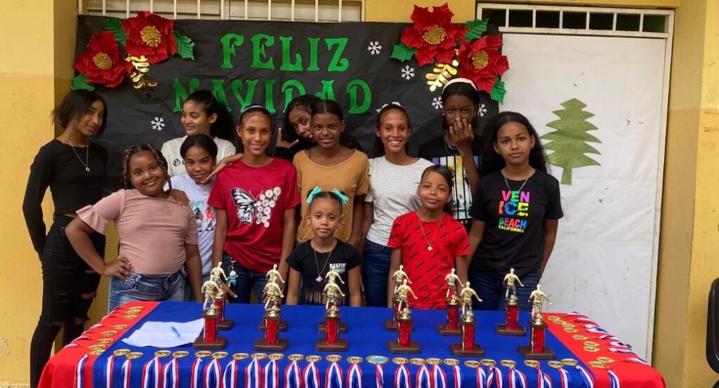 Academia de futbol Los Espinola FC realiza premiación torneo navideño 2024