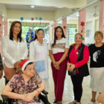 Ministerio de la Mujer celebra la Navidad con los envejecientes en el Hogar de Ancianos América Esperanza