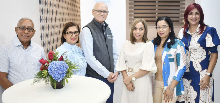 Laboratorio Herrera Khoury y Cruz-Ayala realizan charla educativa para la clase médica del Nordeste