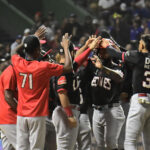 Leones del Escogido apalean a los Tigres del Licey y se acercan a la cima del Round Robin