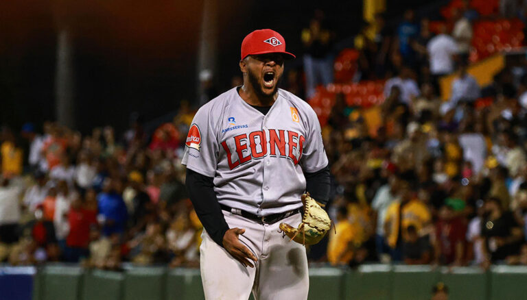 Leones vencen a Águilas 4-2: Relevo escarlata se luce