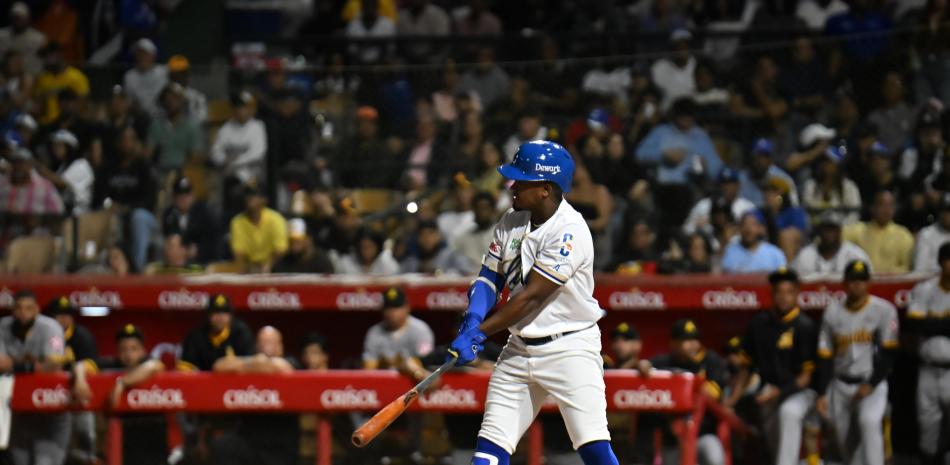 Domingo Leyba decide con jonrón el triunfo del Licey 5-1 frente a las Aguilas Cibaeñas