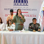 Ministra de Interior y Policía sostiene encuentro con habitantes de Cienfuegos en Santiago