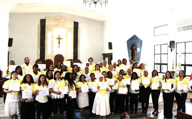 Pastoral de la salud celebra la XII Graduación del Diplomado en humanización de los servicios de salud