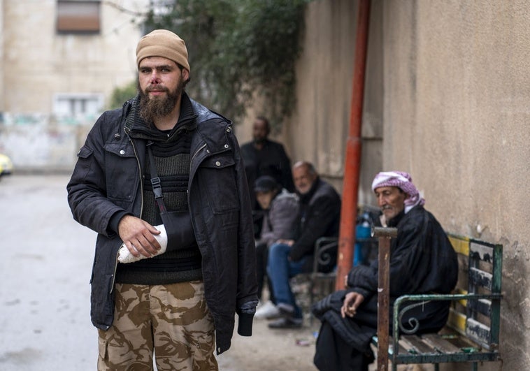 Un miliciano del HTS que gobierna en Siria: «He pasado muchos años en la facción armada. Ahora quiero estudiar para ser profesor»