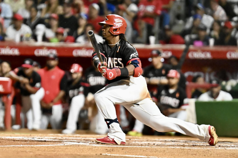 Segura decide para el Escogido, que iguala 1-1 la serie final con el Licey