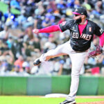 Cueto y Caminero lideran al Escogido que blanquea al Licey 6-0 y toma ventaja de 2-1 en la final