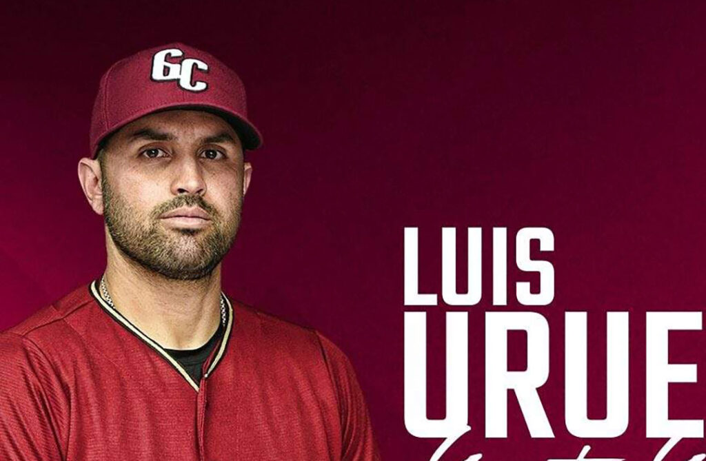 Gigantes del Cibao agradecen a Luis Urueta el trabajo realizado