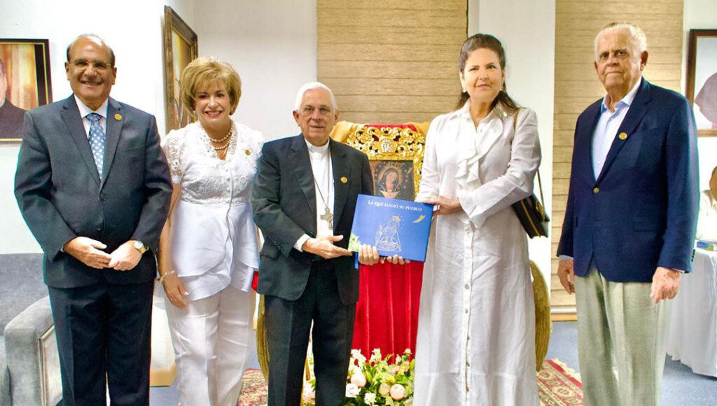 Ponen en circulación “La que eligió su pueblo”, un homenaje al centenario de la coronación de la Virgen de la Altagracia en República Dominicana