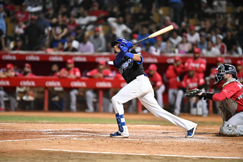 Con elevado de sacrificio de Alcántara, Licey deja Leones en el terreno