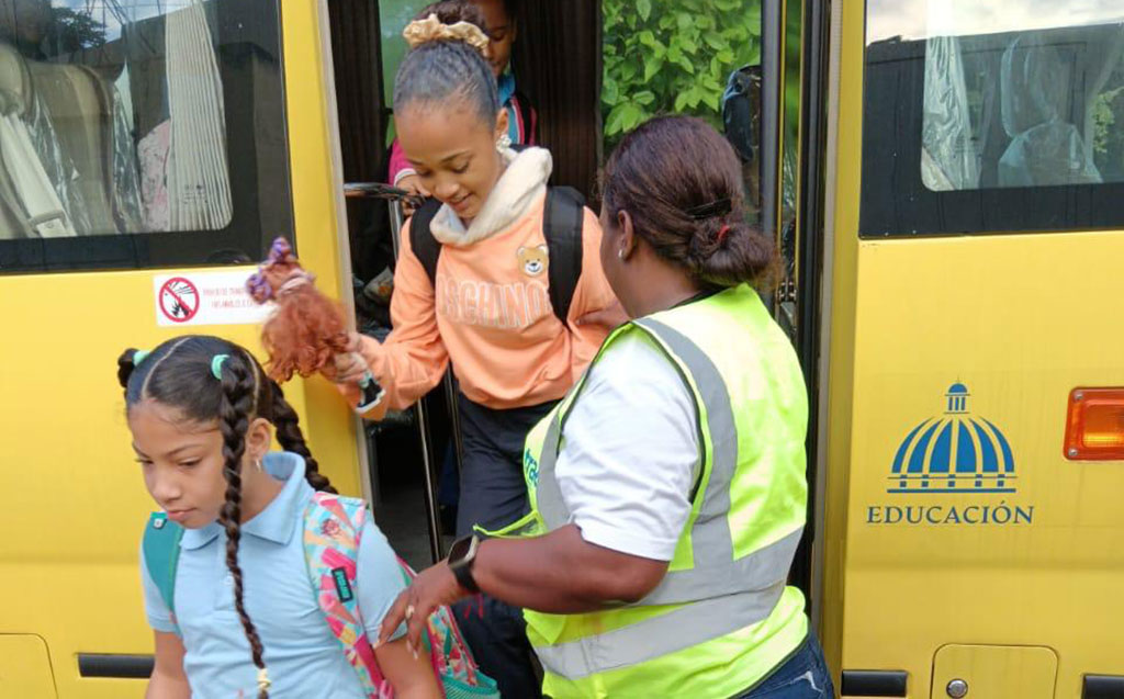 Inicia transporte escolar en San Francisco de Macorís