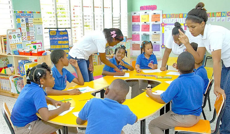 Ministerio de Educación fortalece la educación inicial con la integración de auxiliares para docentes