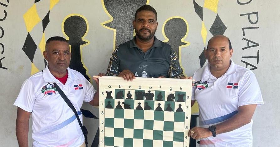 INEFI y FDA entregan Pizarra de ajedrez en Puerto Plata