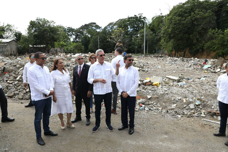 Presidente Abinader supervisa donde se realizará el Proyecto del Parque Boulevard de Jaya