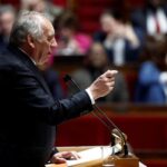 Fracasa la censura contra Bayrou, Le Pen es la única «garantía» de estabilidad en Francia