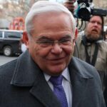 Condenado a once años de prisión el exsenador demócrata Bob Menendez por aceptar sobornos