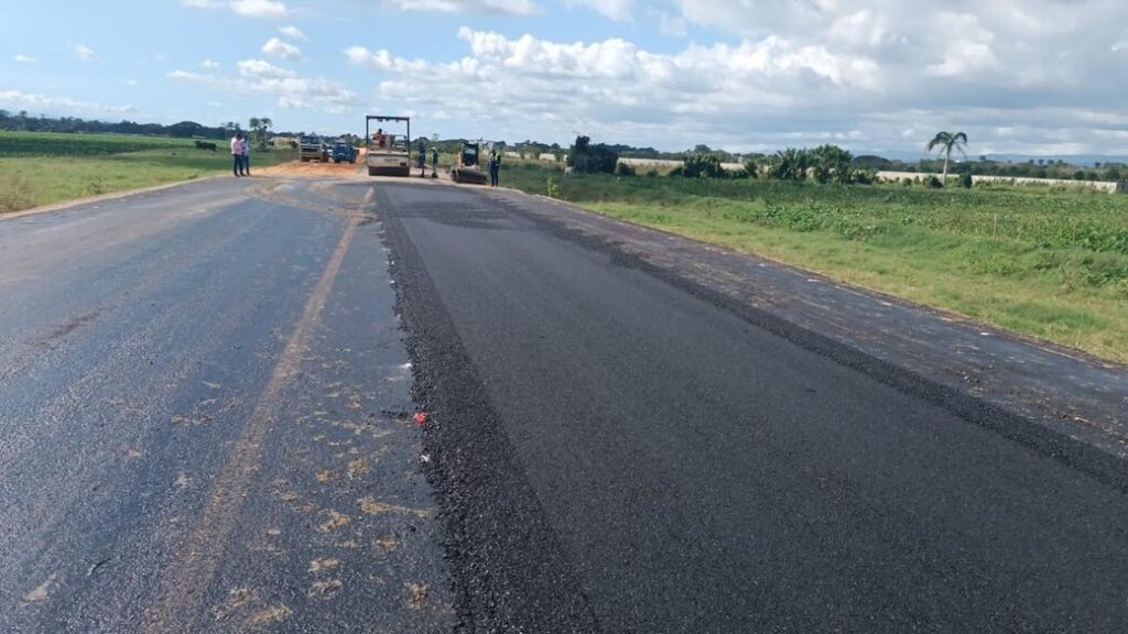 Ministerio de Obras Públicas inicia asfaltado en la avenida Circunvalación Sur de San Francisco de Macorís