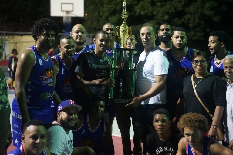 Los Titanes conquistan  basket  superior Hato Mayor de Fantino copa Pescadería Wanda