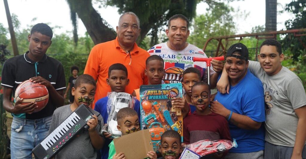 Pescadería Wanda realiza tradicional entrega de juguetes a niños del Hogar Gosen