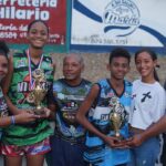 Premian a Angelica Tapia y a Joshua Angeles jugadores más valiosos torneos navideño club San Vicente