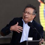Petro impide el aterrizaje de aviones de EE.UU. con deportados y Trump responde congelando la expedición de visas en Bogotá