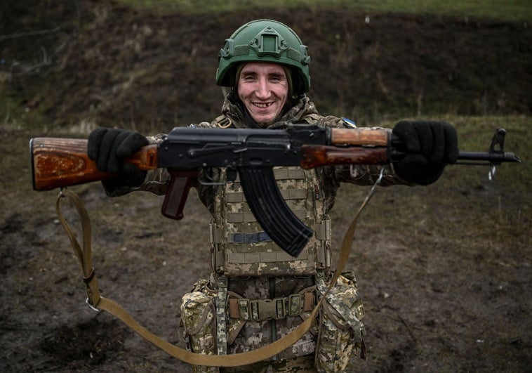 Ucrania ofrecerá a los jóvenes un «contrato honesto» para que se alisten en la guerra contra Rusia