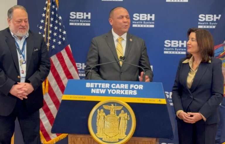 Asambleísta dominicano en El Bronx logra asignación de US$140 millones para Hospital Saint Barnabas