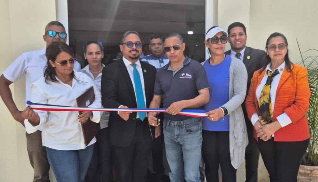 Alcalde Alex Díaz inaugura dos nuevos  centros religiosos  en SFM