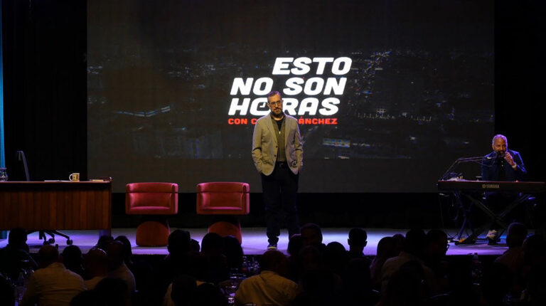 El late night en vivo «Esto No Son Horas” con Carlos Sánchez, llega a Escenario 360