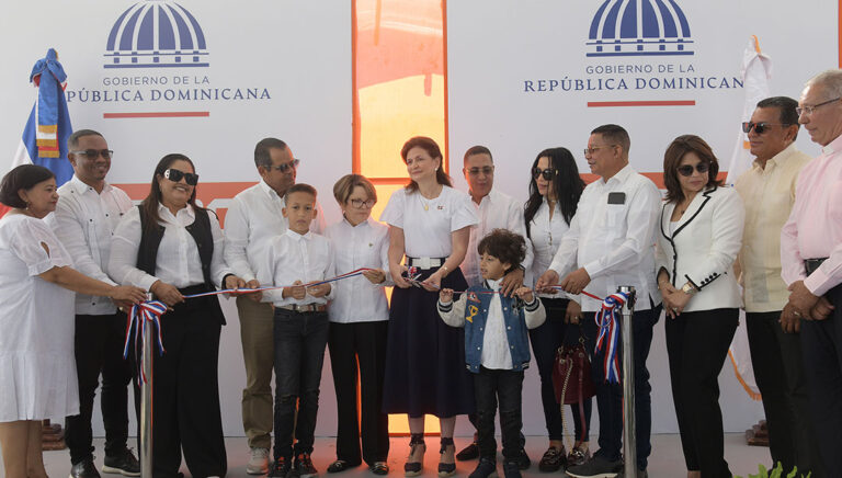 Vicepresidenta Raquel Peña encabeza acto inaugural de la carretera Martín García-La Breña