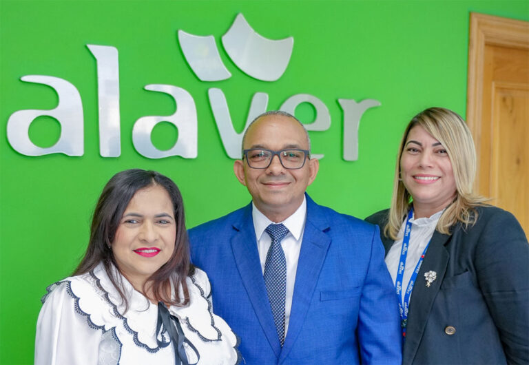 Alaver comparte estrategias de ahorro e inversión en San Francisco de Macorís