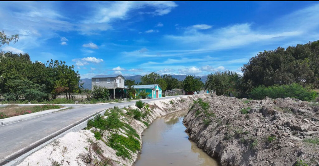 INDRHI ejecuta diversos trabajos hidráulicos en Azua para beneficio de productores y comunidades