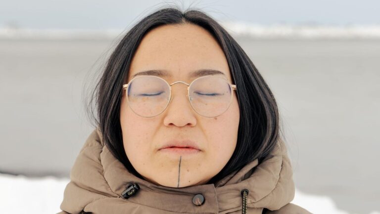 Inuit, niños tutelados y suicidios : las conversaciones pendientes en Groenlandia