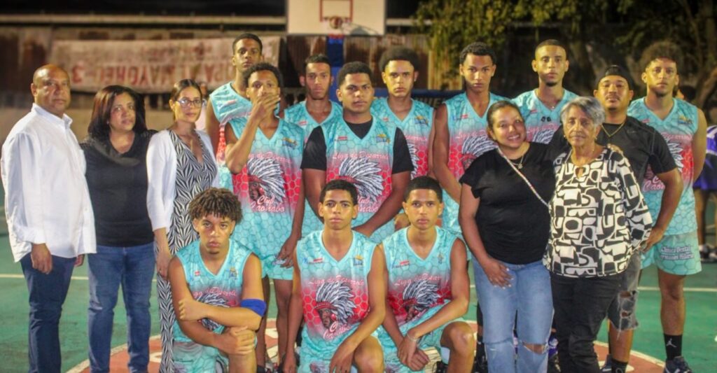 Equipo Agua vence al Verde continuación basket juvenil club Caonabo copa Pescadería Wanda