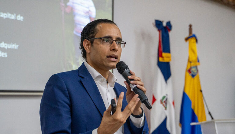 Proponen modelo para resolver la crisis eléctrica en República Dominicana