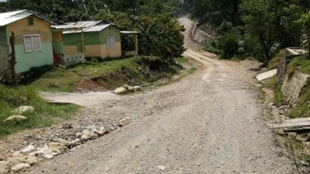 Denuncian mal estado carretera Las Mulas-Las Matas de Farfán