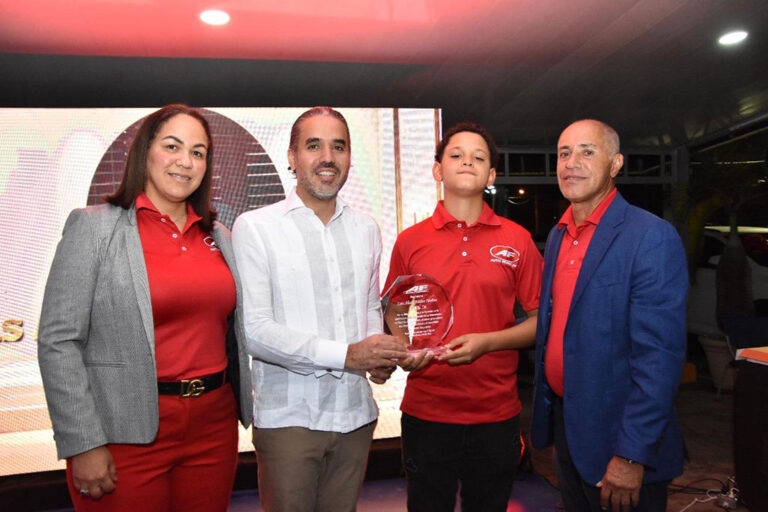 Auto Franklin inaugura la 14ª Feria del Amor con más de 500 vehículos y grandes facilidades